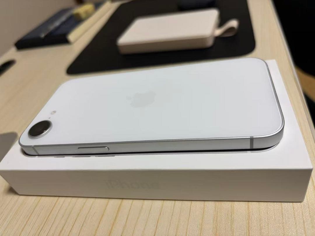 iPhone16e 256GB ホワイトSIMフリー