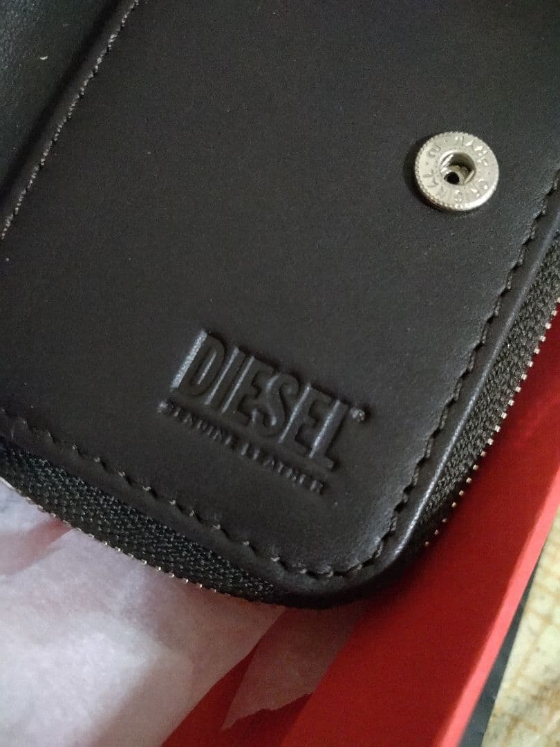 新品未使用DIESELダークブラウン キーケース P0685 X09016