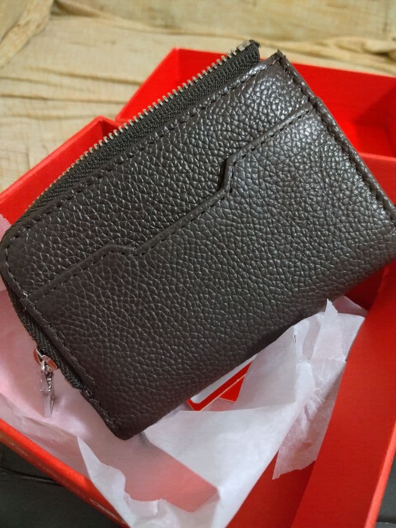 新品未使用DIESELダークブラウン キーケース P0685 X09016