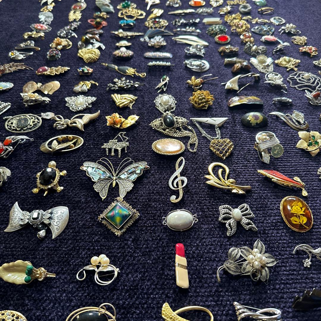 【vintage】ブローチ　200点　大量　まとめ売り