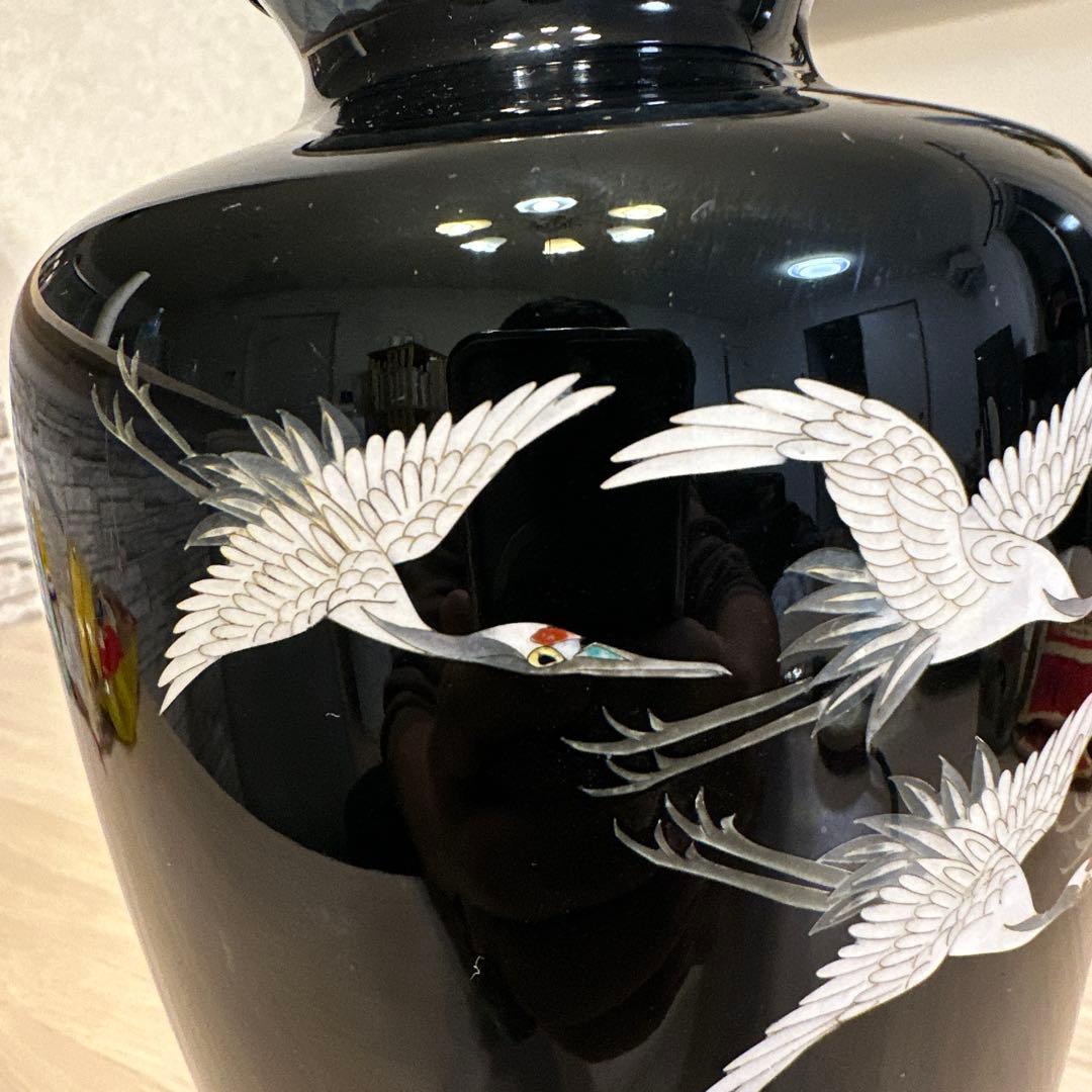 七宝焼、花瓶，金工，金属工芸，黒い鶴の絵柄の花瓶 約28cm