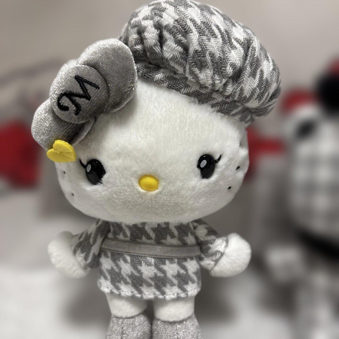 新品 ハローキティ モノクロガーリーふたごコーデ ぬいぐるみ キーホルダー