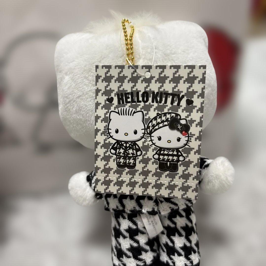 新品 ハローキティ モノクロガーリーふたごコーデ ぬいぐるみ キーホルダー