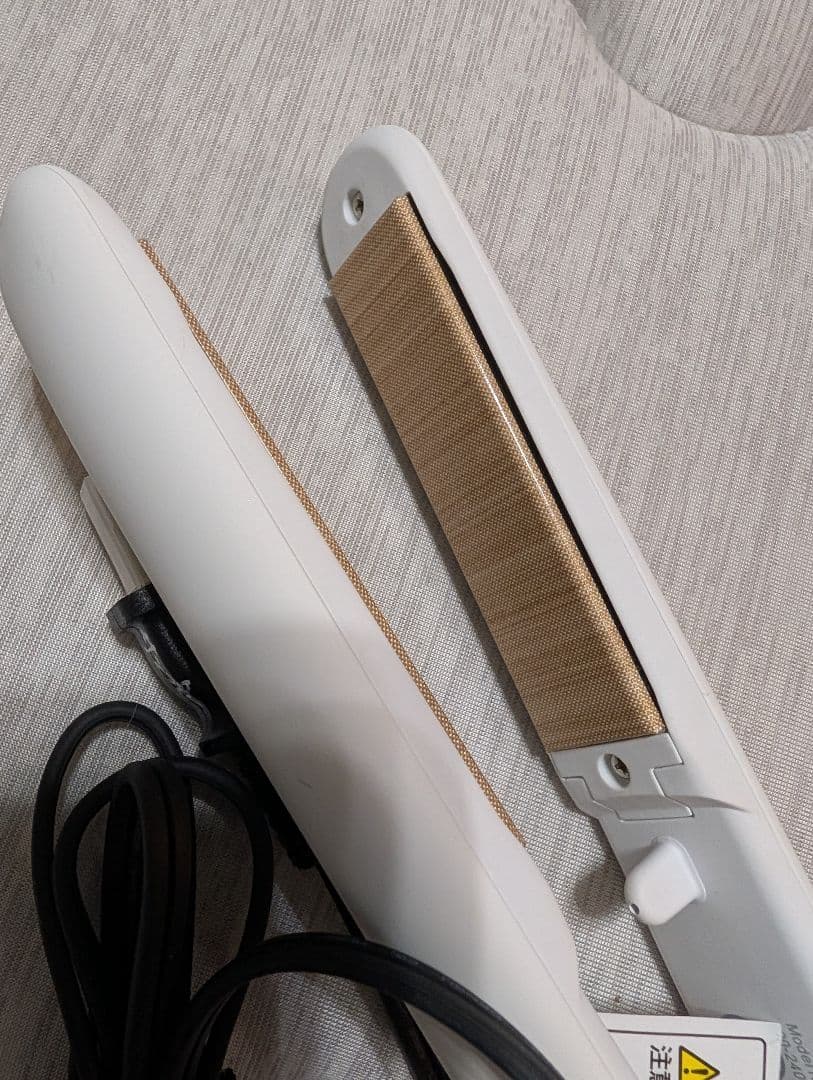 11/26まで値下げ絹女KINUJOストレートヘアアイロンDS100ds-100