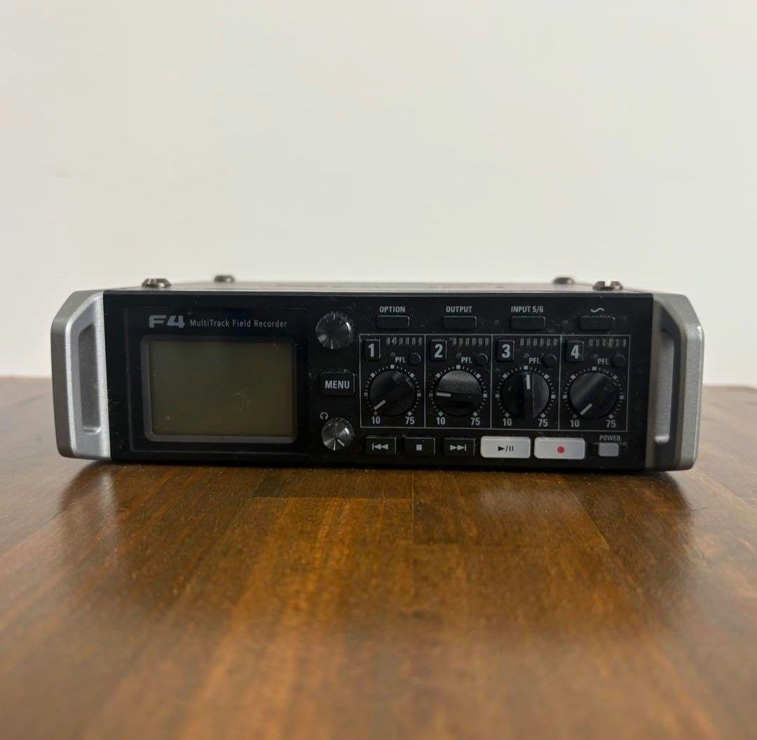 ZOOM F4 マルチトラック フィールドレコダー