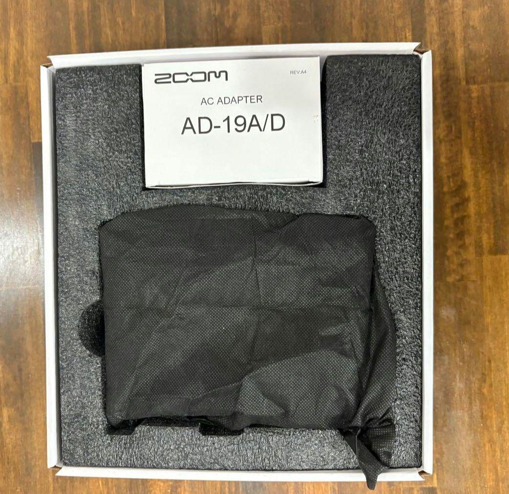 ZOOM F4 マルチトラック フィールドレコダー