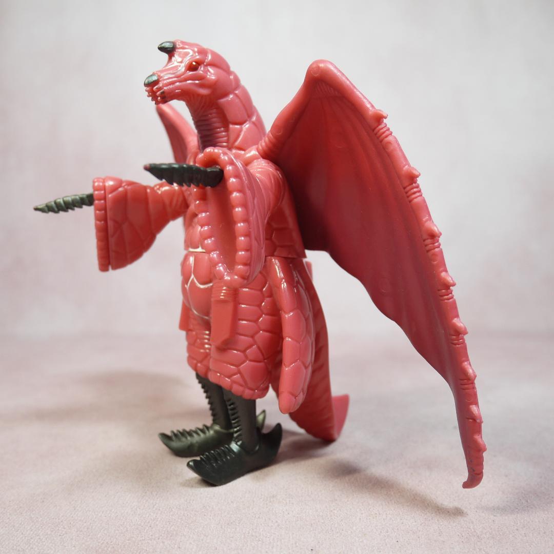 パワードモンスターシリーズ　パワードドラコ　ソフビ