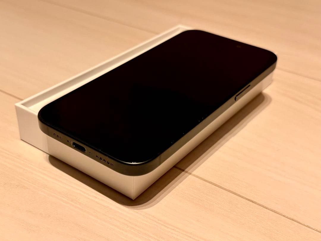 iPhone 15 512GB ブラック 本体 SIMフリー