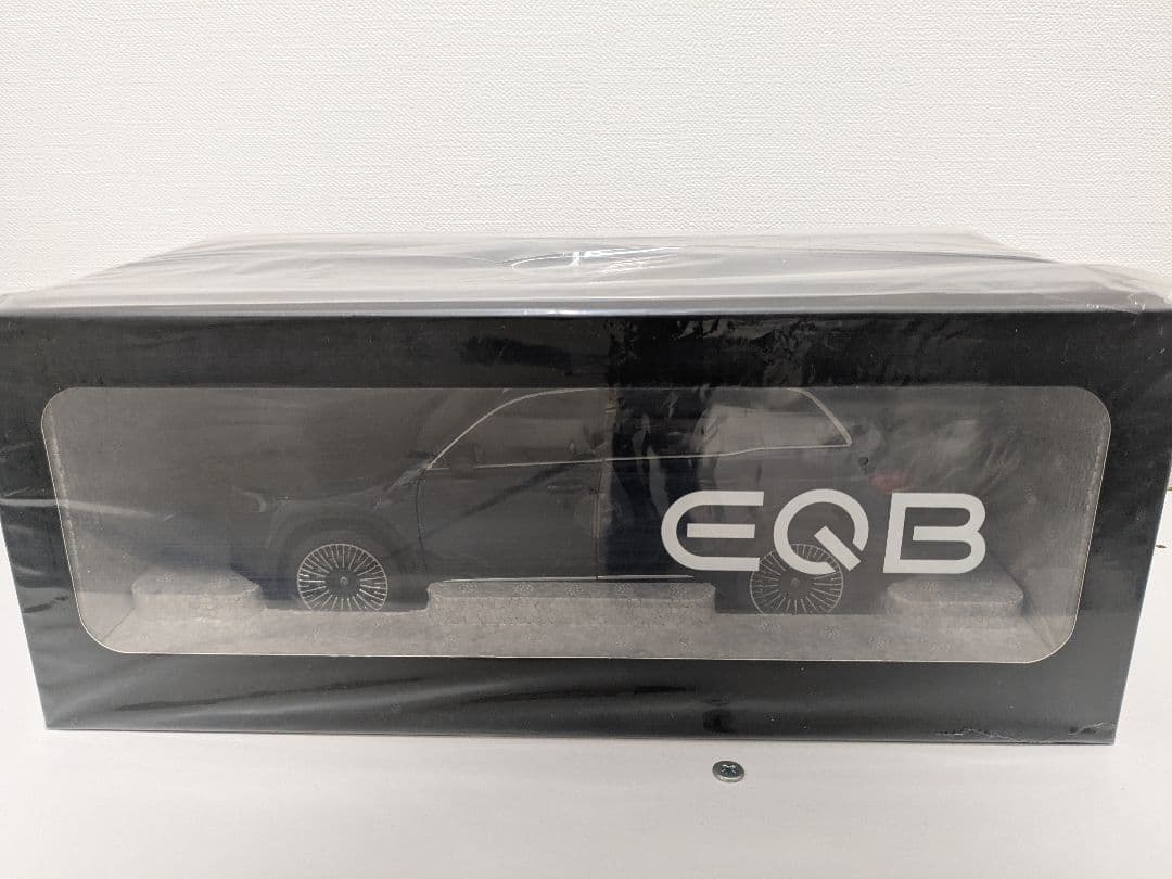 メルセデスベンツ EQB ミニカー 　1/18　車　NZG　ノレブ　京商　ベンツ