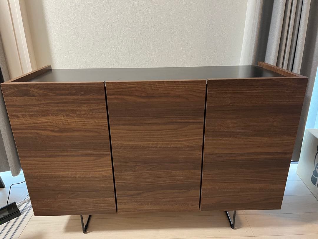 LOWYAサイドボード