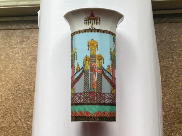 ベルサーチ花瓶、壺