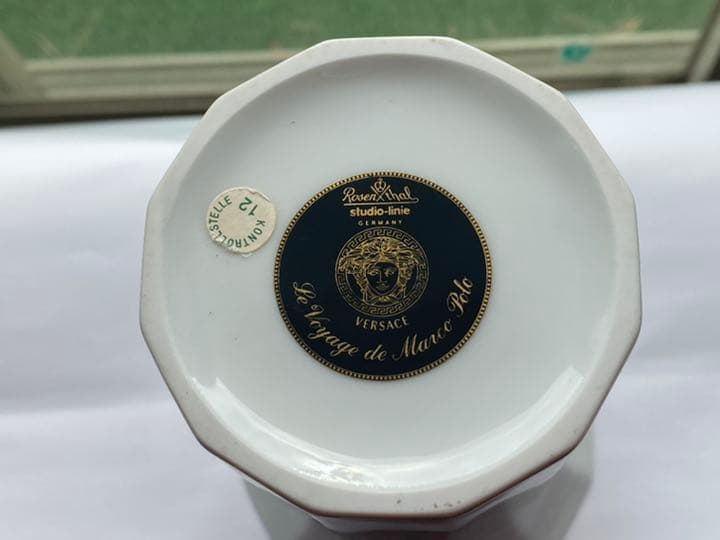 ベルサーチ花瓶、壺