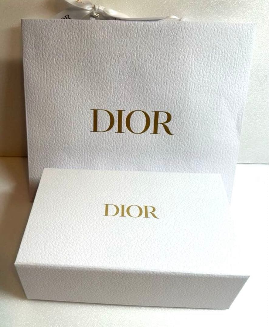 Christian Dior❣️ル ボーム❣️ スノー UVシールド新品未使用未開封