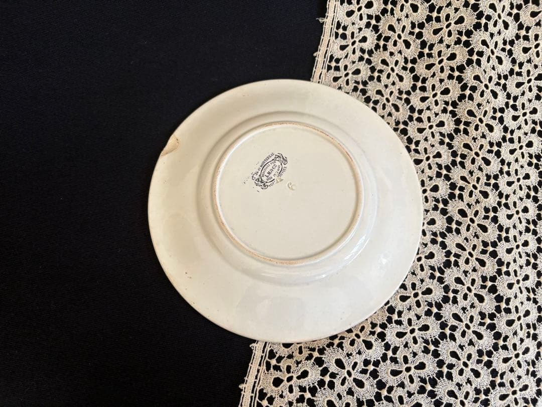 フランスアンティーク クレイユモントロー レリーフリムデザート皿