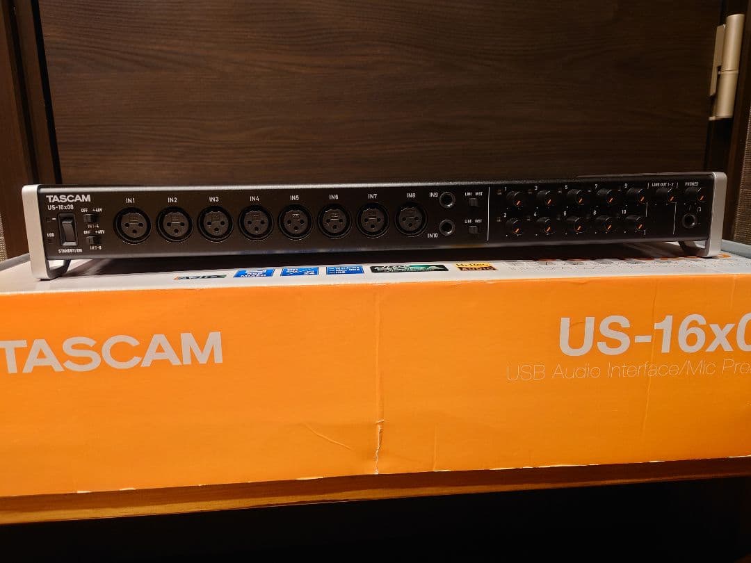 TASCAM US-16x08 オーディオインターフェイス