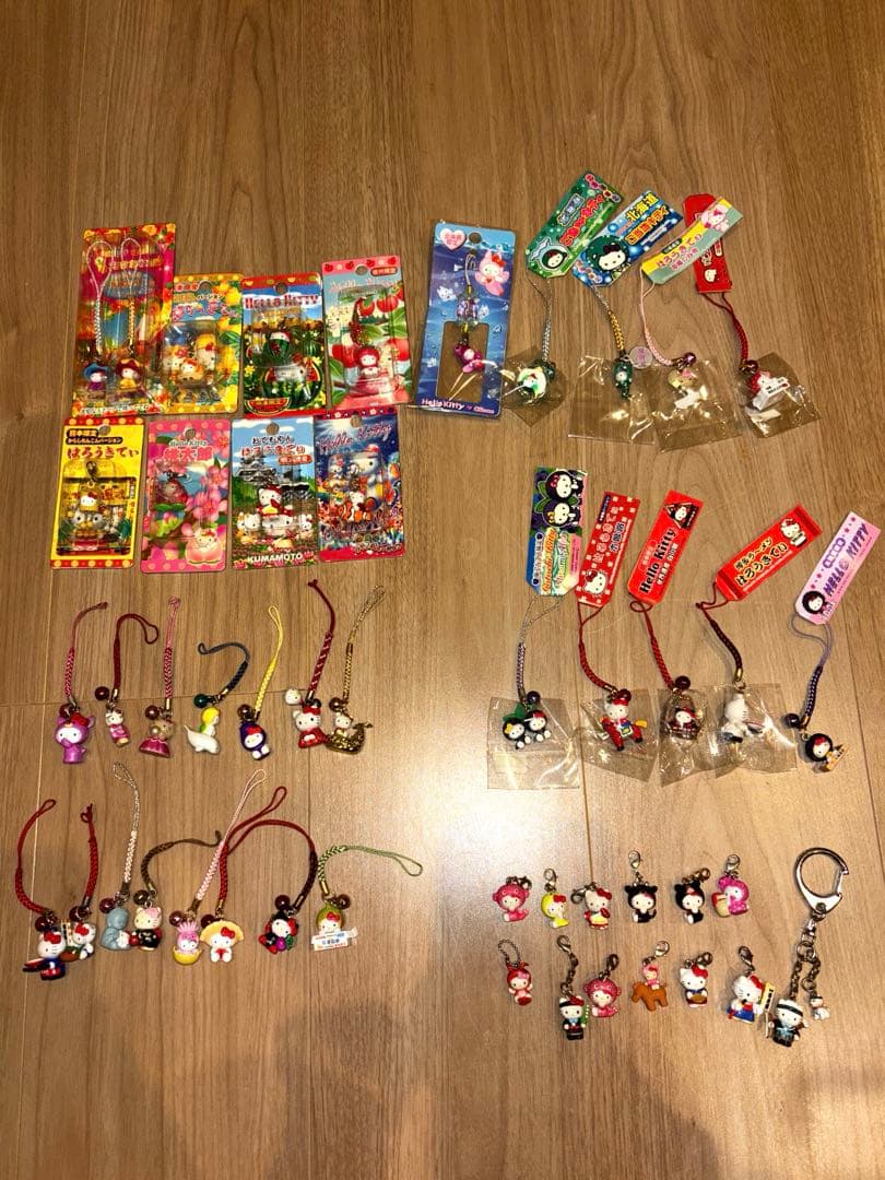 ご当地キティ46個まとめ売り 根付け ストラップ キーホルダー レア