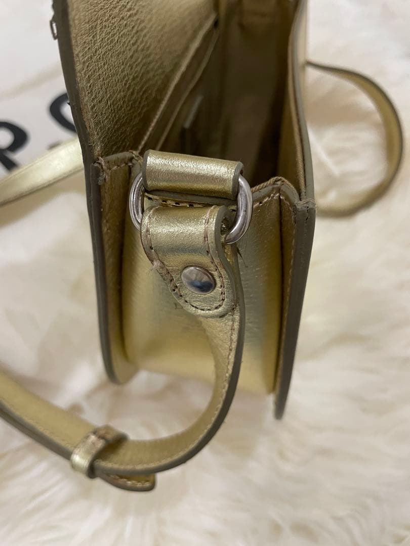 A.P.C. アーペーセー　ルクセンブルクゴールドショルダーバッグ