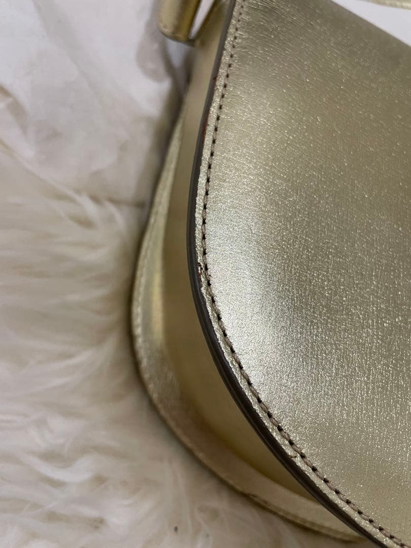 A.P.C. アーペーセー　ルクセンブルクゴールドショルダーバッグ