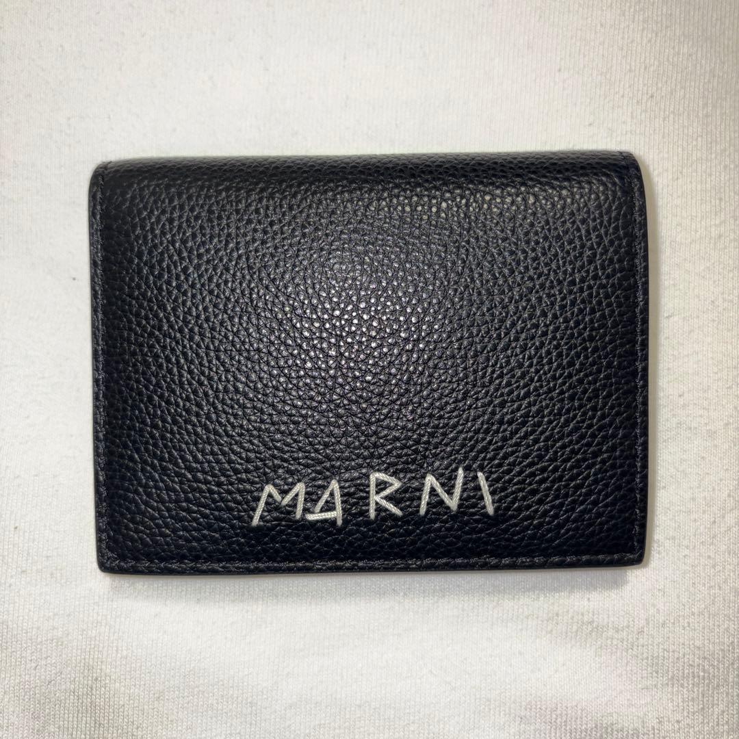 ゆんMARNI ブラックレザー 二つ折り財布