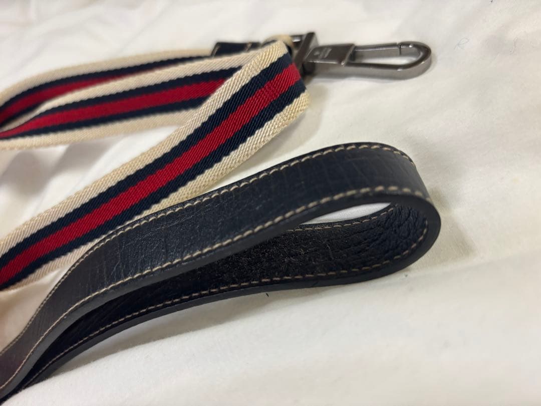 GUCCI dog オシャレで上品なストライプデザインの犬用リード　美品