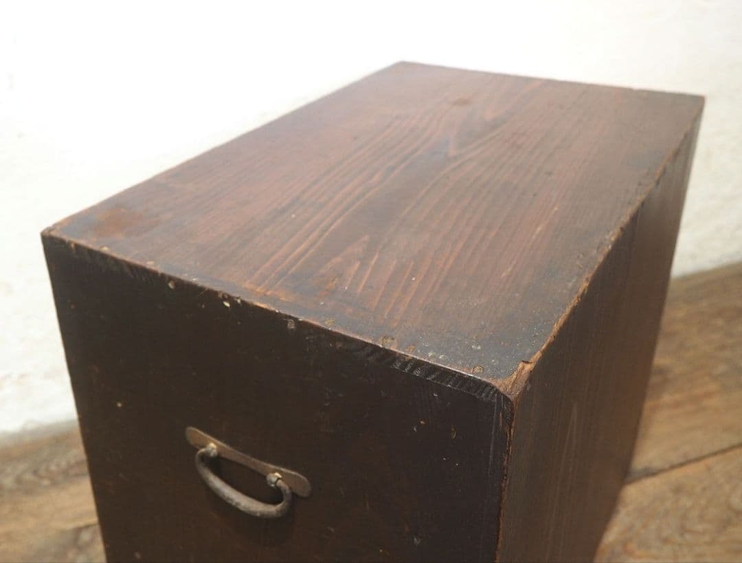 1376 ケンドン扉 レトロな杉の収納棚　ケース　古家具　古道具　アンティーク