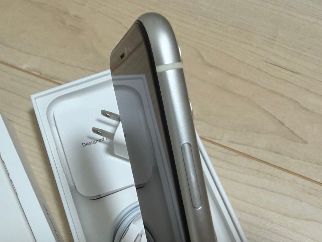 iPhone11 64GB ホワイト　SIMフリー