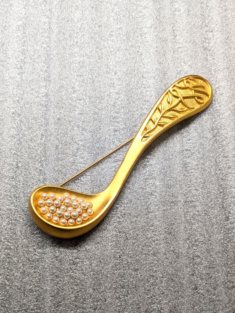 KARL LAGERFELD カールラガーフェルド ブローチ B174