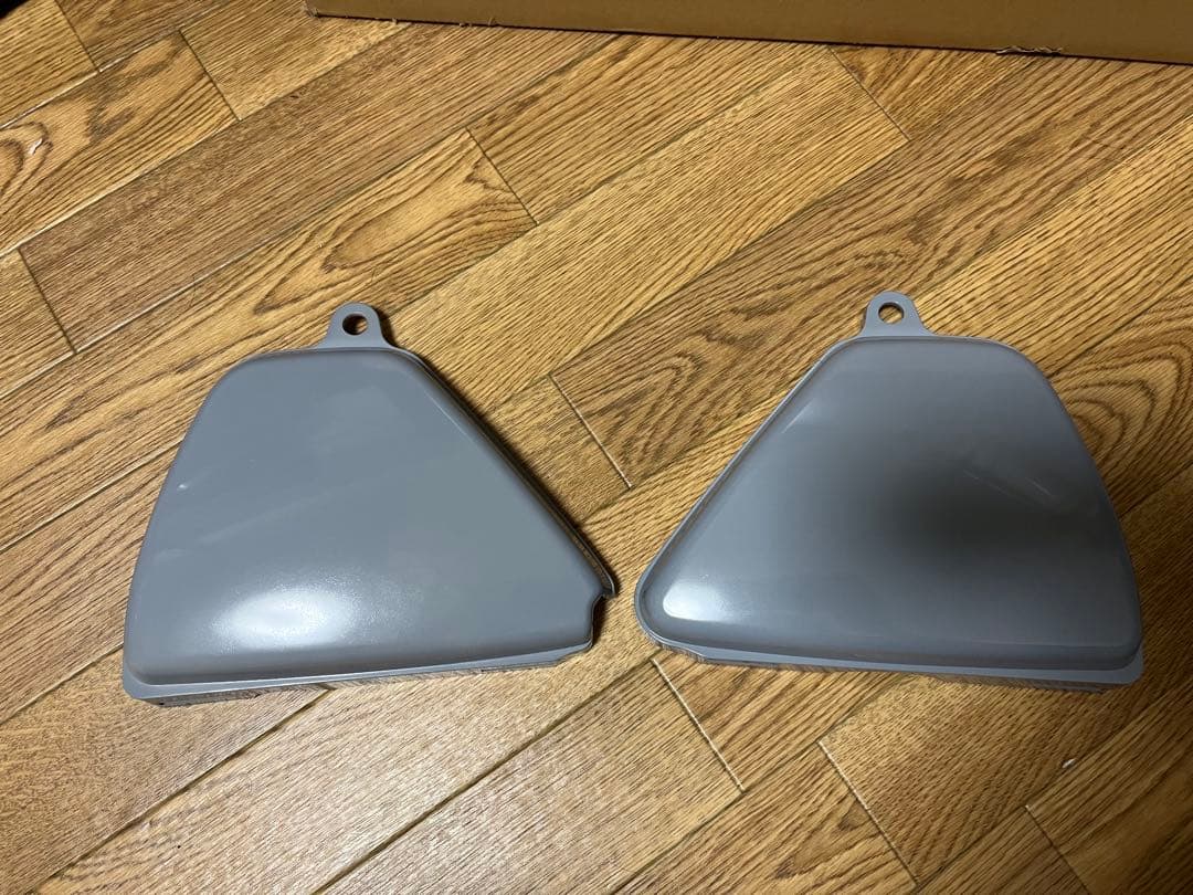 旧CB400F タンクとサイドカバー　サーフェーサー　リペア品