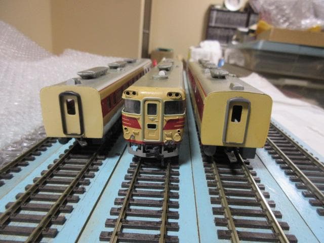 国鉄　キハ80系 気動車 ３両セット HOゲージ　(金属製 /カツミ製）②