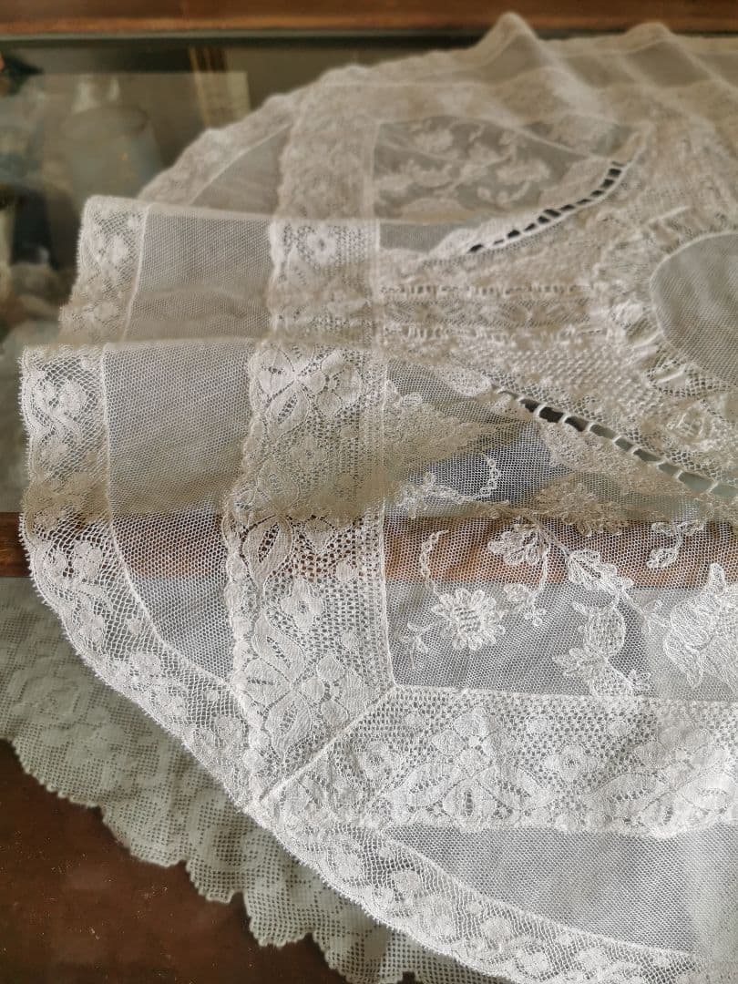 アンティークフランス ノルマンディー＆ボビンレース 美しいφ56㎝ラージドイリー
