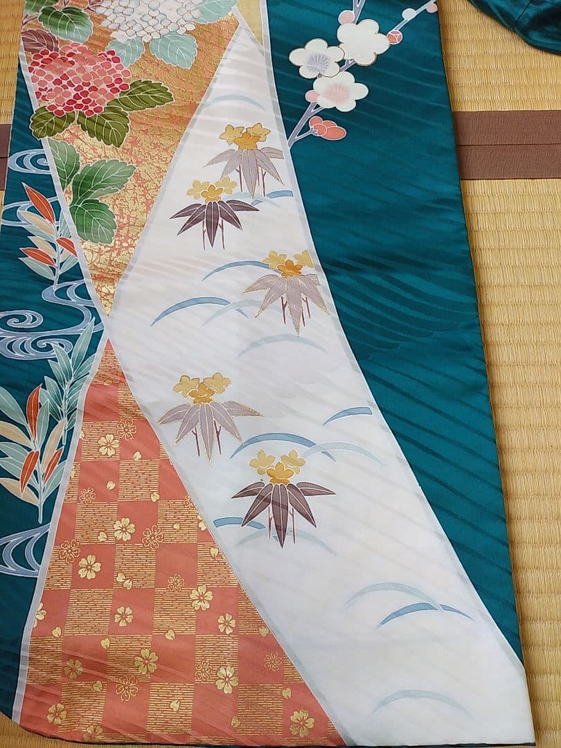 PK-18/25　振袖　鉄色地　季節の花々　鴛　地紋　金糸刺繍　金彩　豪華