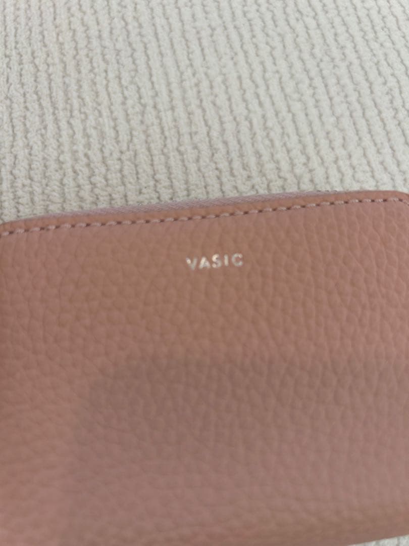 VASIC Round Mini Mini 三つ折り財布 モモ ヴァジック