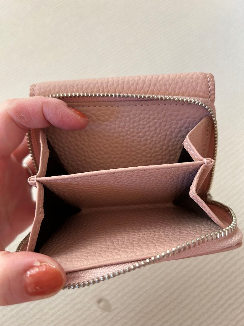 VASIC Round Mini Mini 三つ折り財布 モモ ヴァジック