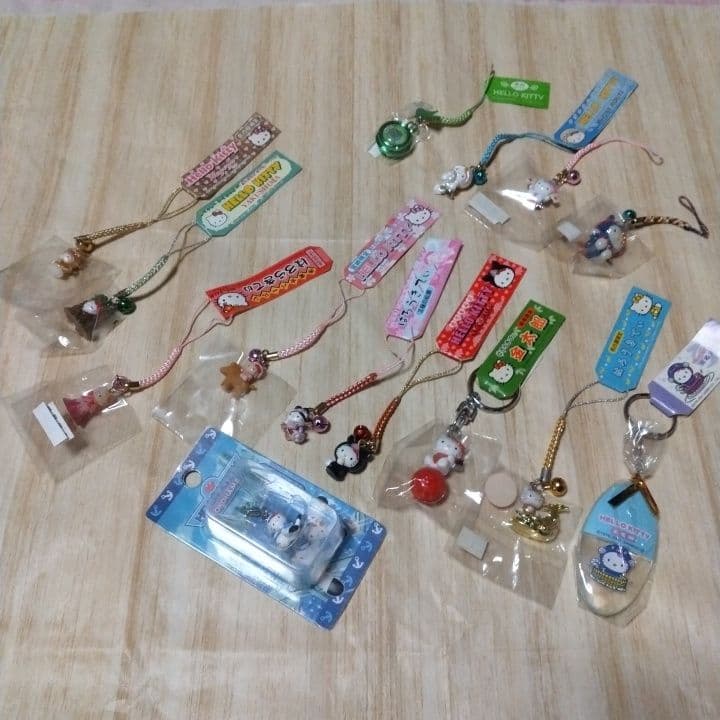 キティちゃんご当地ストラップ14個セット