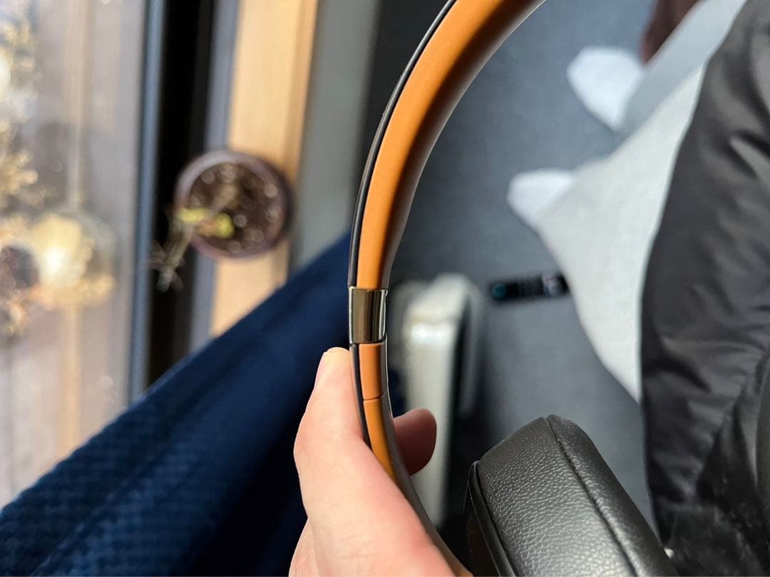 Beatsstudio3 wireless 正規品 ヘッドバンドにヒビ