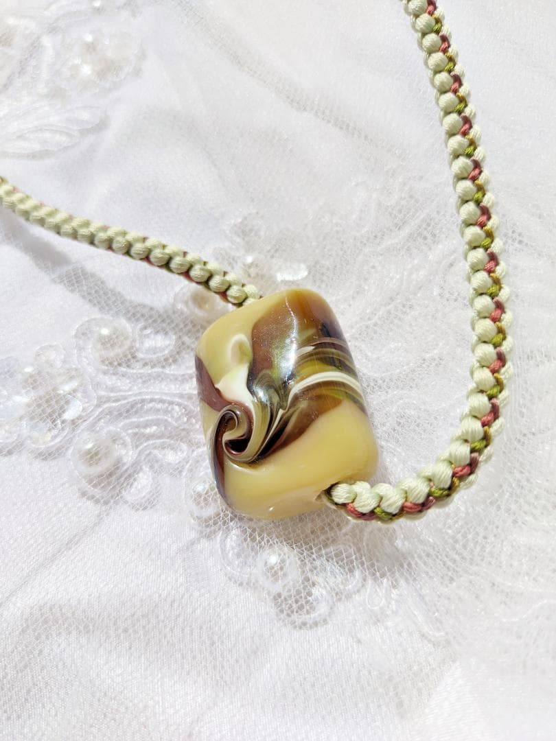 吉田正子トンボ玉（貳拾參）　「江戸組み紐」ネックレス　ガラス玉に込めた日本画