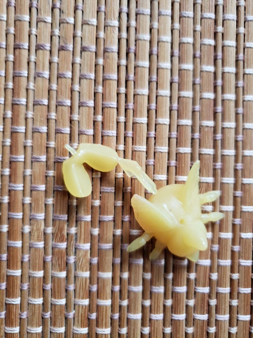 ファミコンチョコ消しゴム　メトロイド　ゼブ　未切り　キャラクター　キン消し