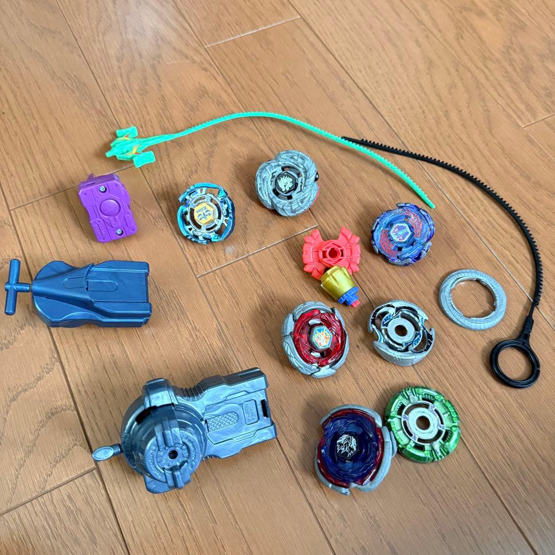 a*3様 メタルファイトベイブレードセット まとめ売り 獣エンブレム付き　第二世