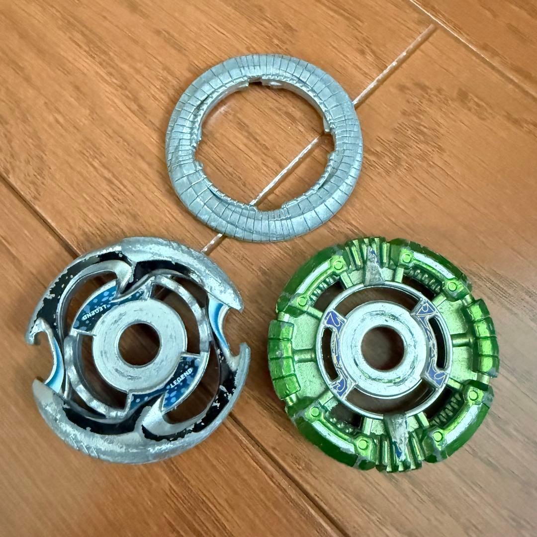 a*3様 メタルファイトベイブレードセット まとめ売り 獣エンブレム付き　第二世