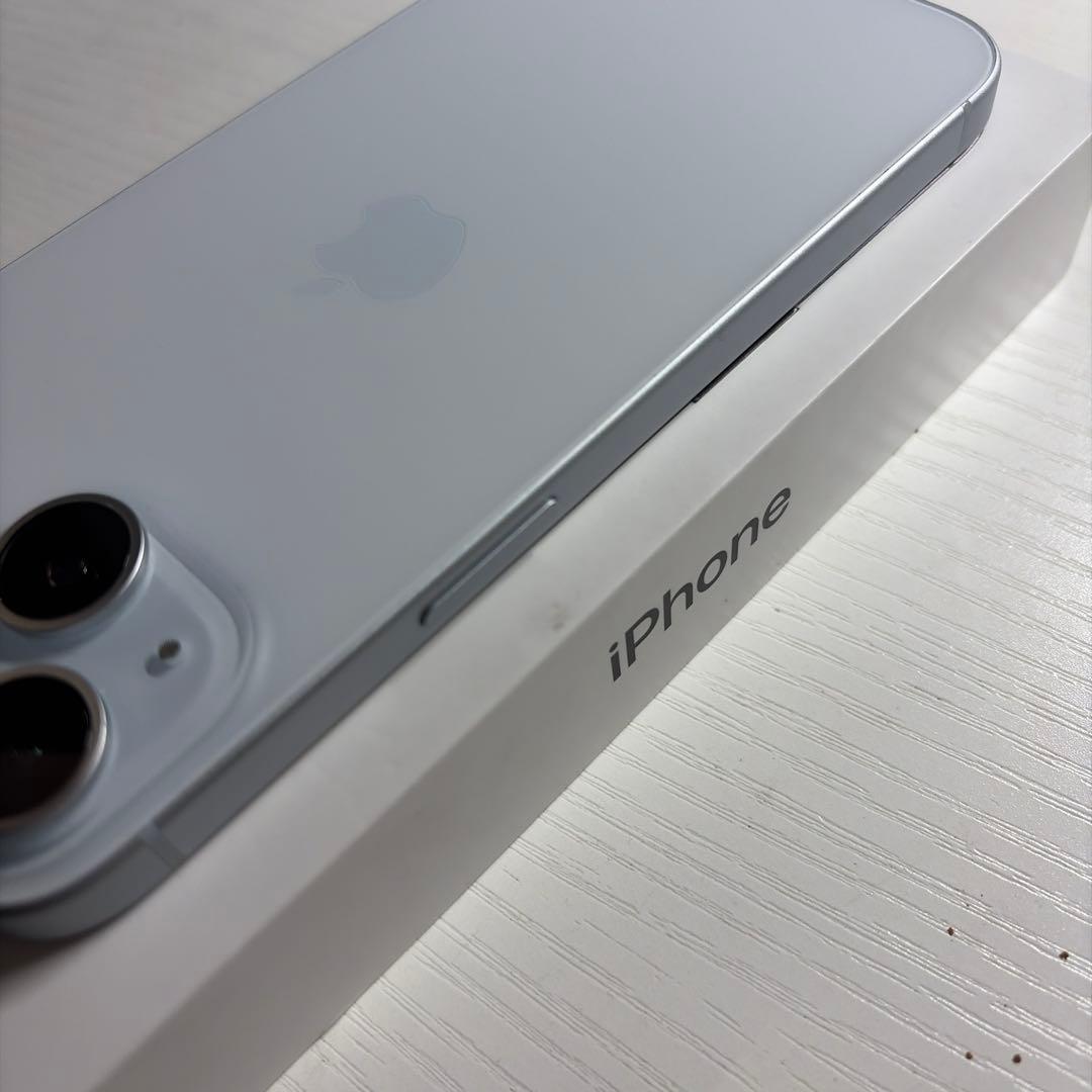 iPhone15 128GB ブルー SIMフリー 極美品