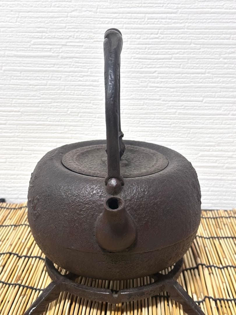 新品、栞、タグ２種付　南部水沢　岩戸賢一郎造　１５型　丸型　龍文様　南部鉄瓶