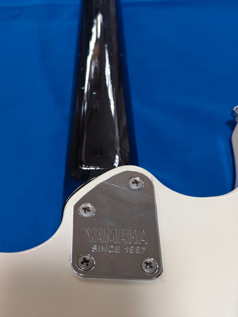 Yamaha RGX112J ホワイトエレキギター良い音が出ます