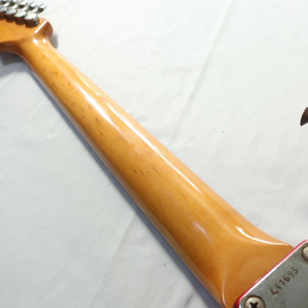 Valley Arts Guitarsペグ装備 ストラトキャスタータイプ ギター