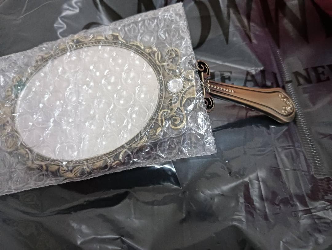 映画 白雪姫 グッズ3点セット（フーディーパーカー・手鏡・りんごの小物入れ）