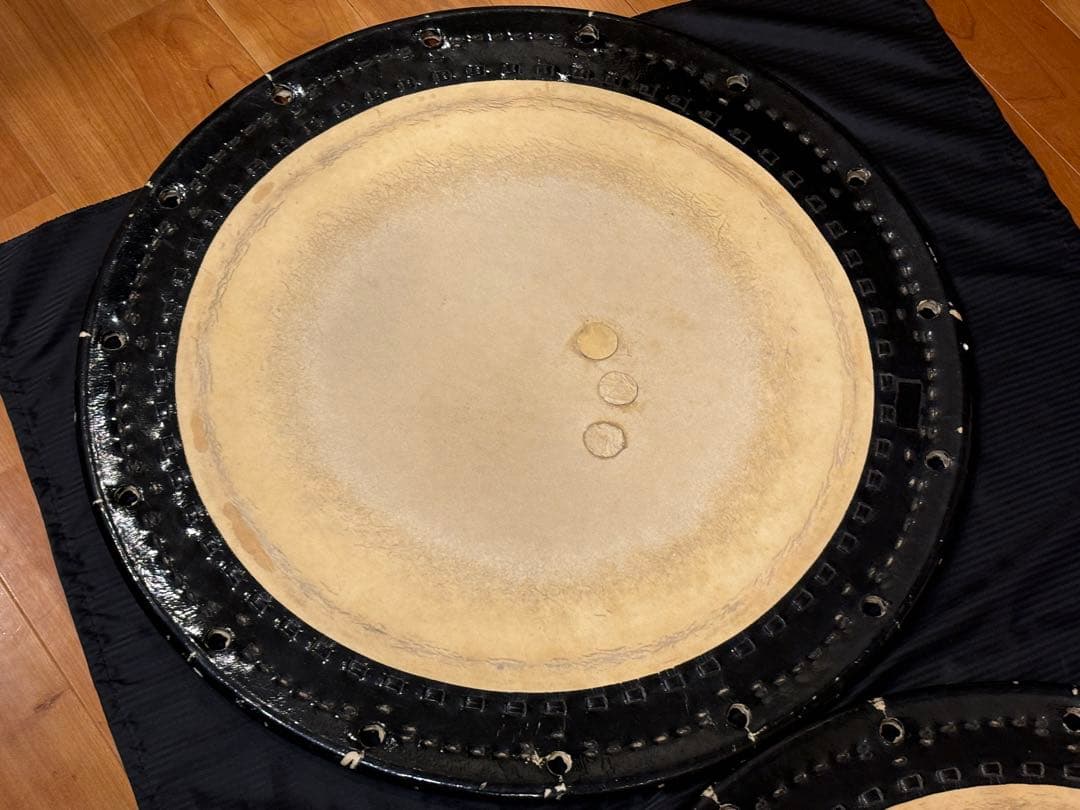 価格30万円程●和太鼓 桶胴太鼓　2尺3寸70cm 牛皮　張り替え用 両面 二枚
