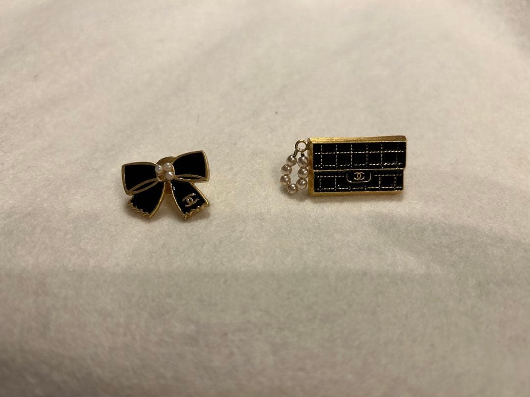 CHANELピンブローチ2つセット