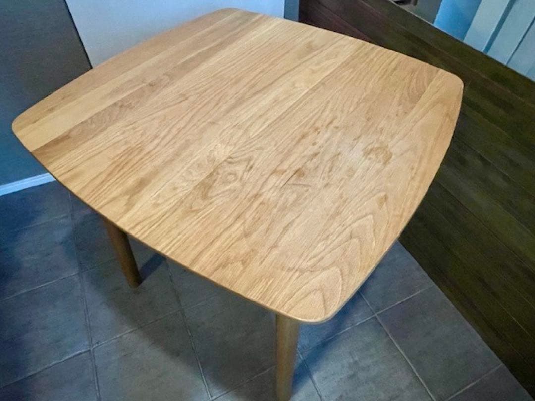 ウニコ　ソルク　テーブル