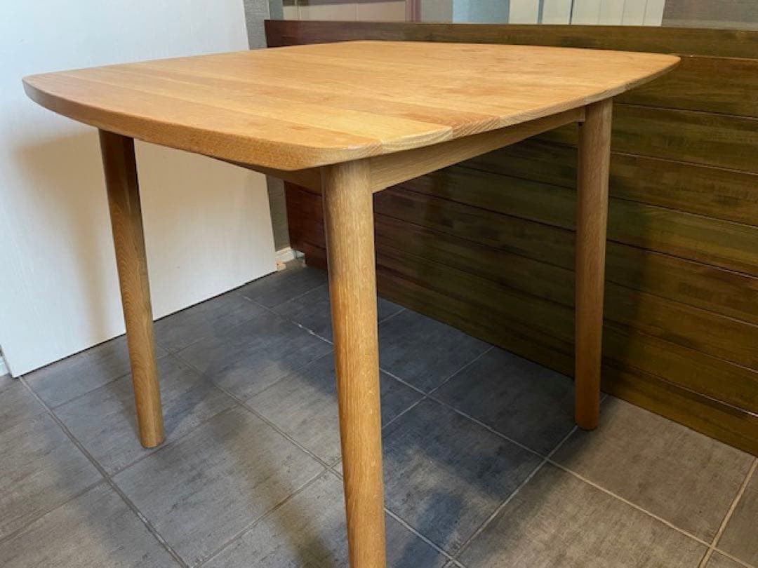 ウニコ　ソルク　テーブル