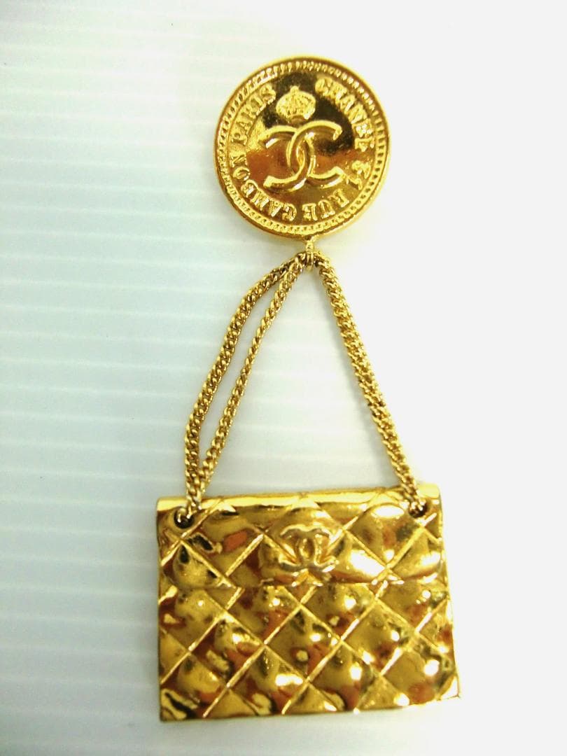 ★CHANEL ブローチ シャネル マトラッセブローチ ゴールドカラー