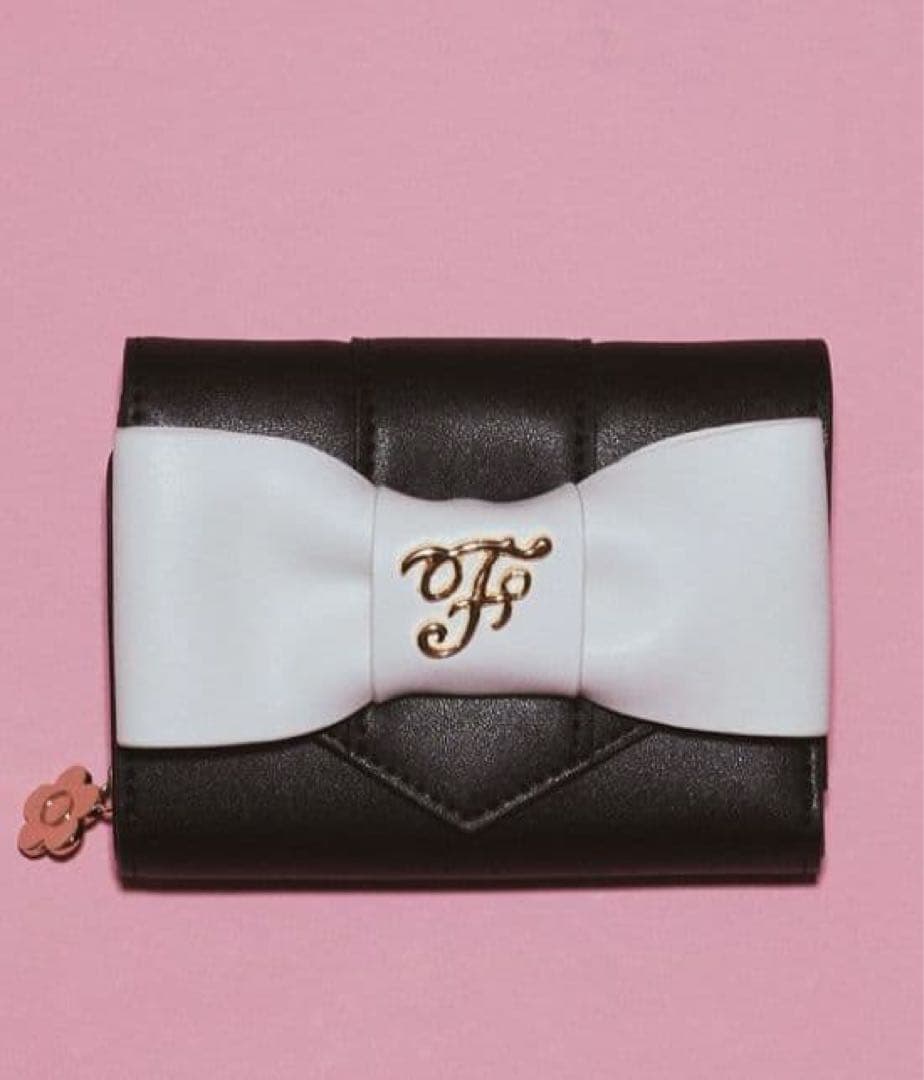 メゾンドフルールマリクワコラボ三つ折り財布